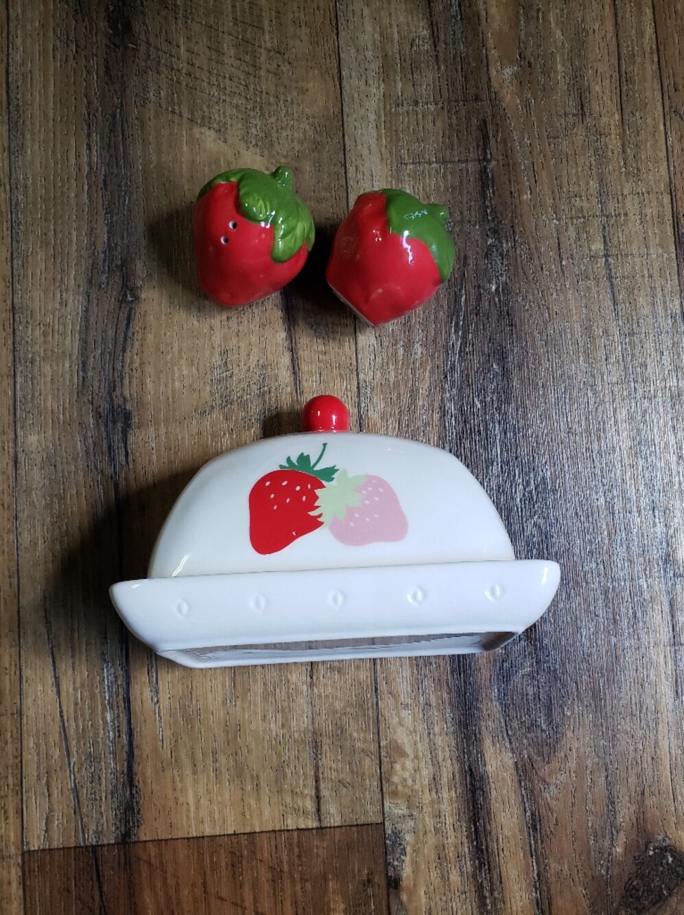 Unbranded Strawberry Butter Dish w/Dolly Parton Strawberry Salt & Pepper Shakers